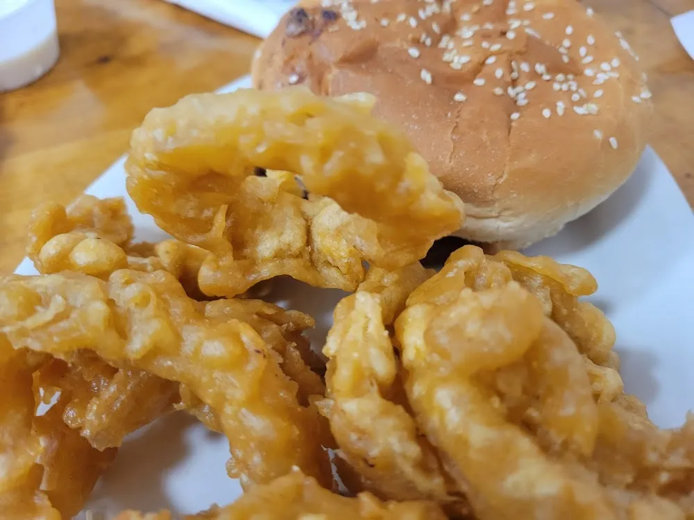 Cheeseburger and Onion Rings
